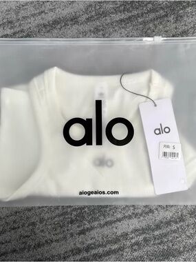 Alo tops Sサイズ 71246828_1?w=400